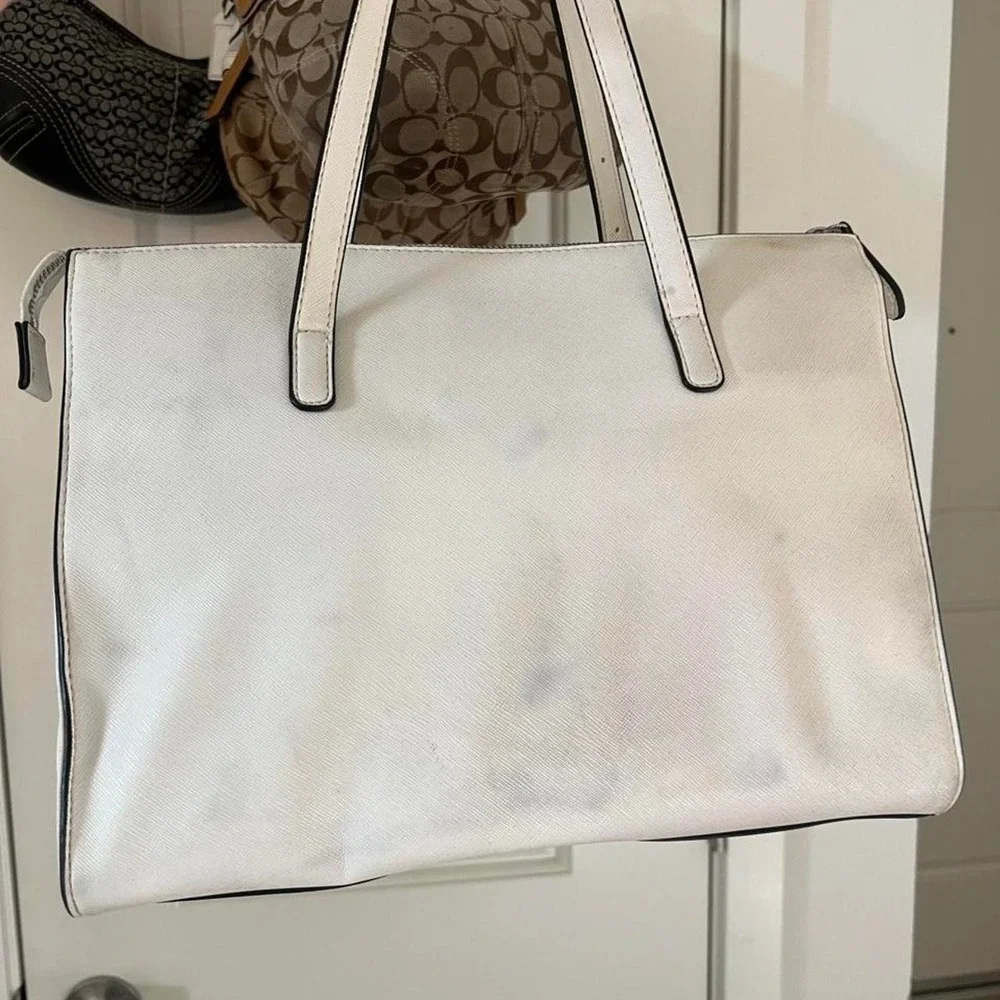 GUESS white tote bag  with metal hang tag charm bookbag top handle shoulder bag